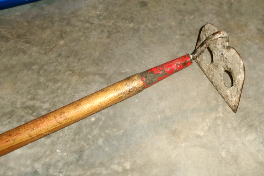 Razor-Back Mortar Hoe 54″ Forged Gooseneck Steel Perforated Blade Wood Handle
